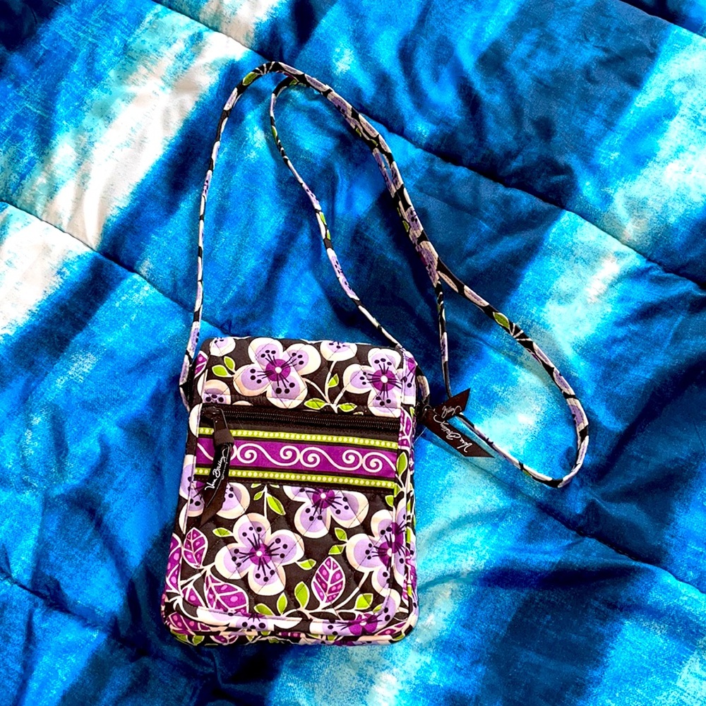 Vera Bradley retired Plum Petals crossbody💜